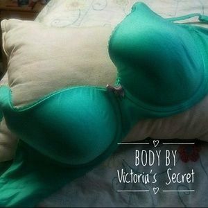 Victoria's Secret Body Bra